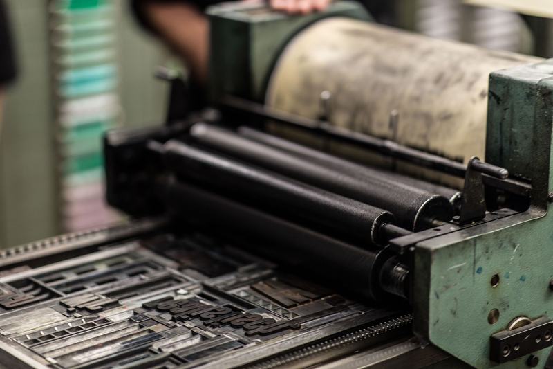 Letterpress printing machine with ink rollers